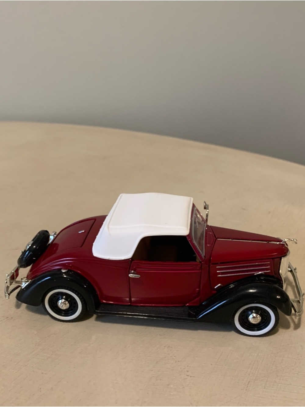 Arko 1936 Ford Cabriolet 1:32 EUC